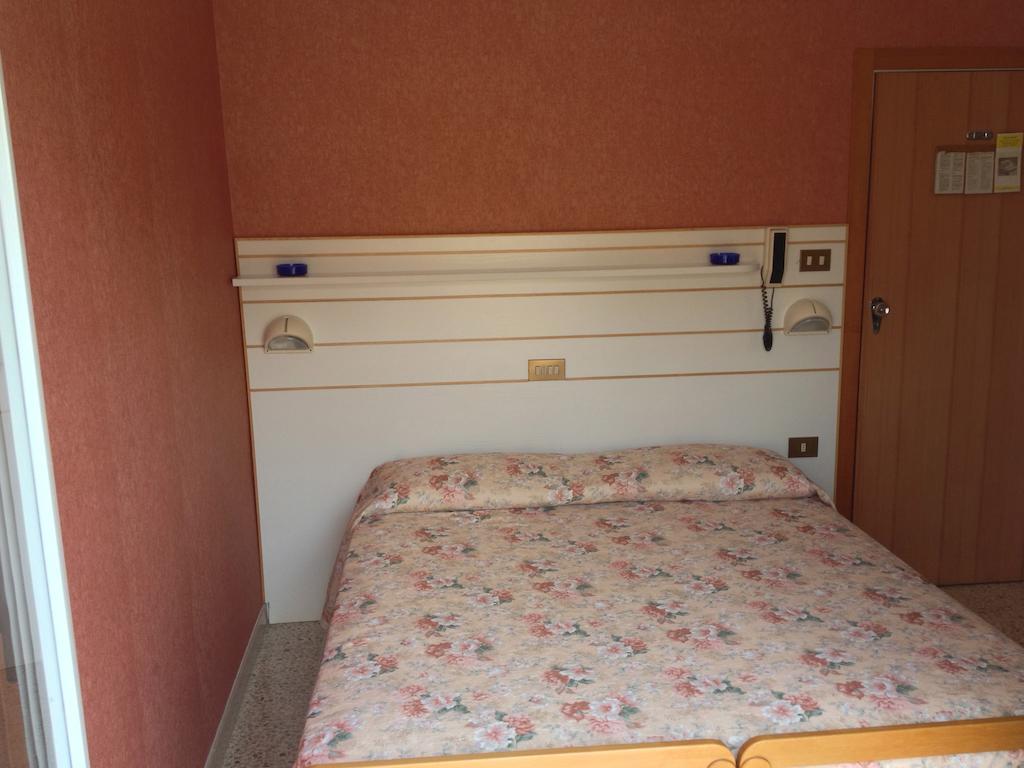 Hotel Emma Nord Rimini Cameră foto