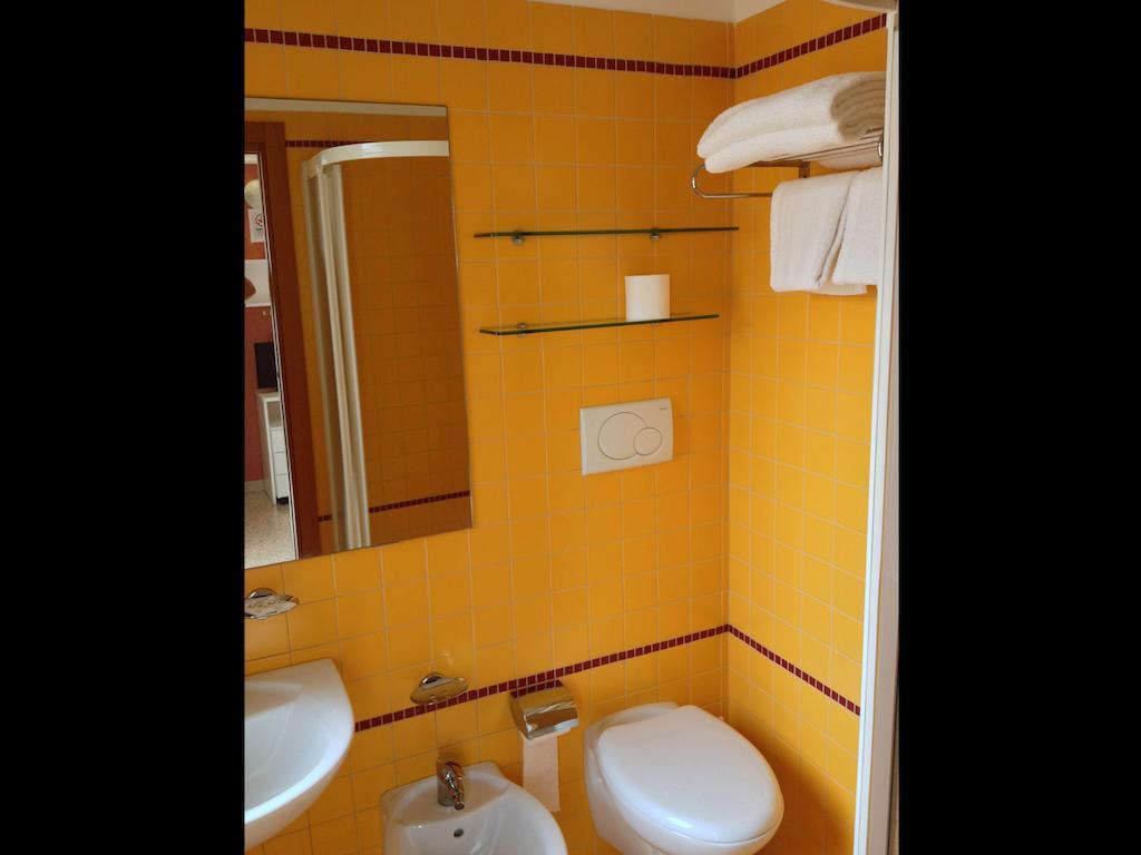 Hotel Emma Nord Rimini Cameră foto